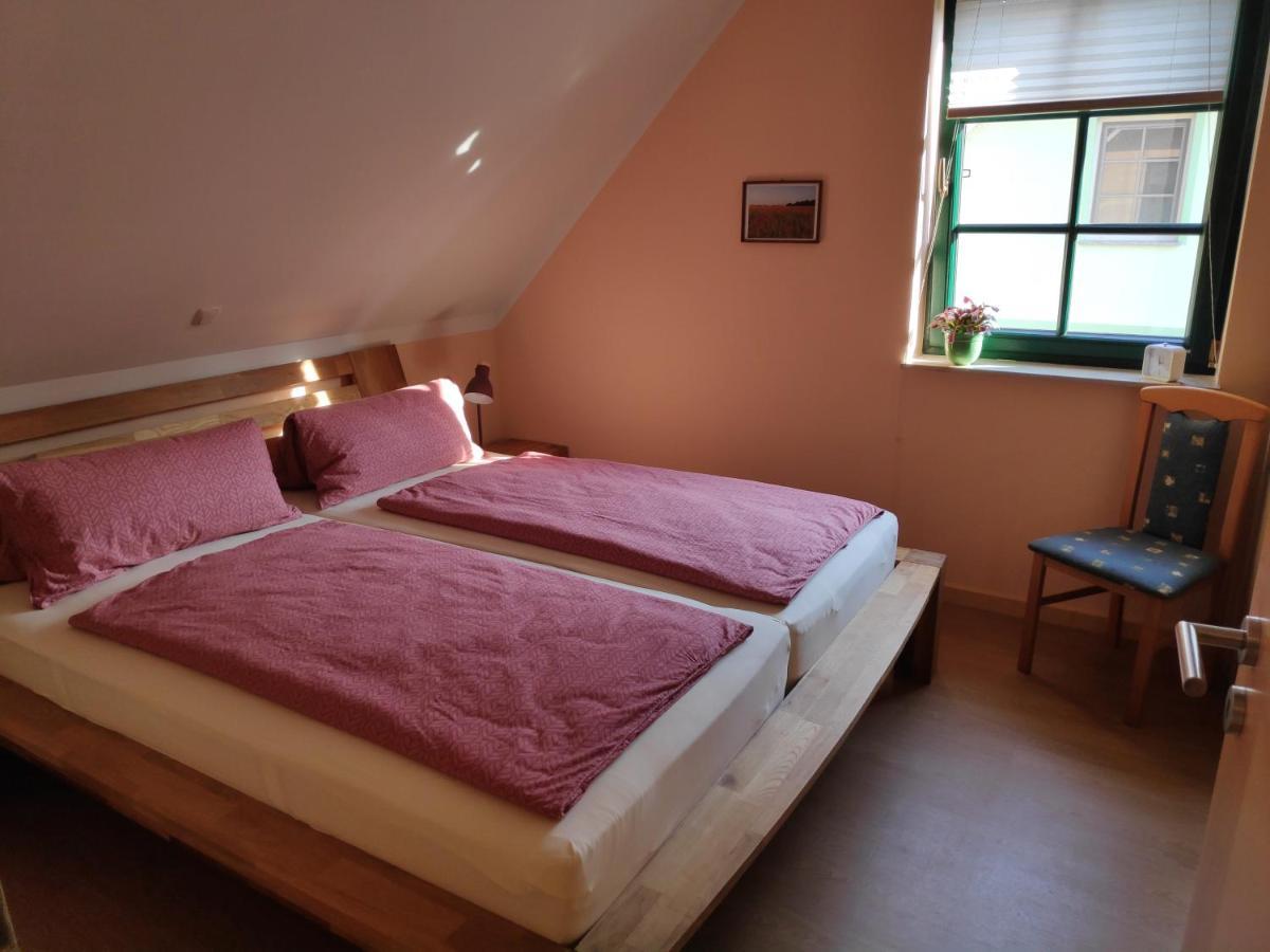 Ferienwohnung Thum วุสโทรว์ ภายนอก รูปภาพ