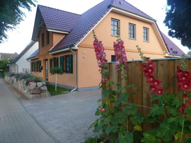 Ferienwohnung Thum วุสโทรว์ ภายนอก รูปภาพ